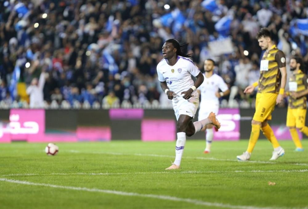 الهلال يتجاوز أُحد ويوسع الفارق مع النصر