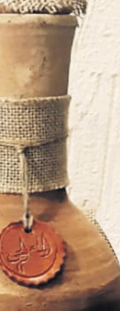 الفايز تحيي التراث بتصنيع جرة الشرب الصحية