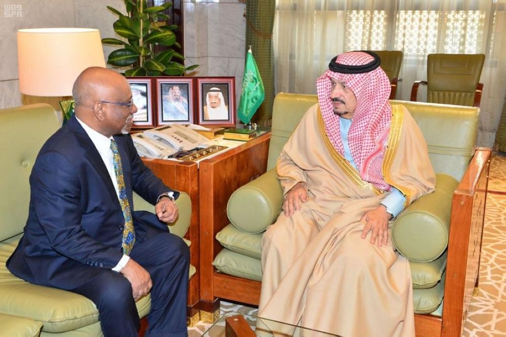 أمير الرياض يستقبل سفير المالديف 