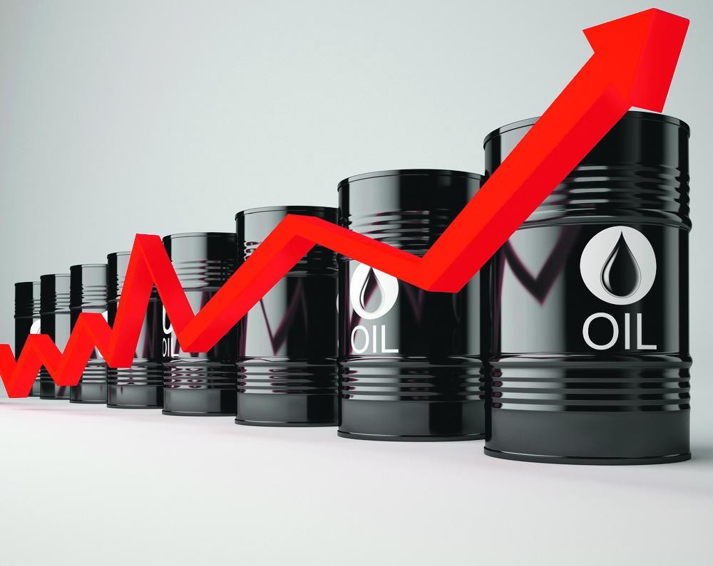 النفط يهبط دون 60 دولارًا للبرميل 