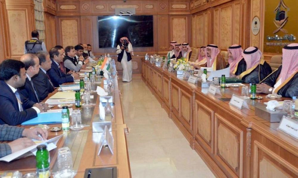 «بنتن» يستقبل وزير شؤون الأقليات الهندي