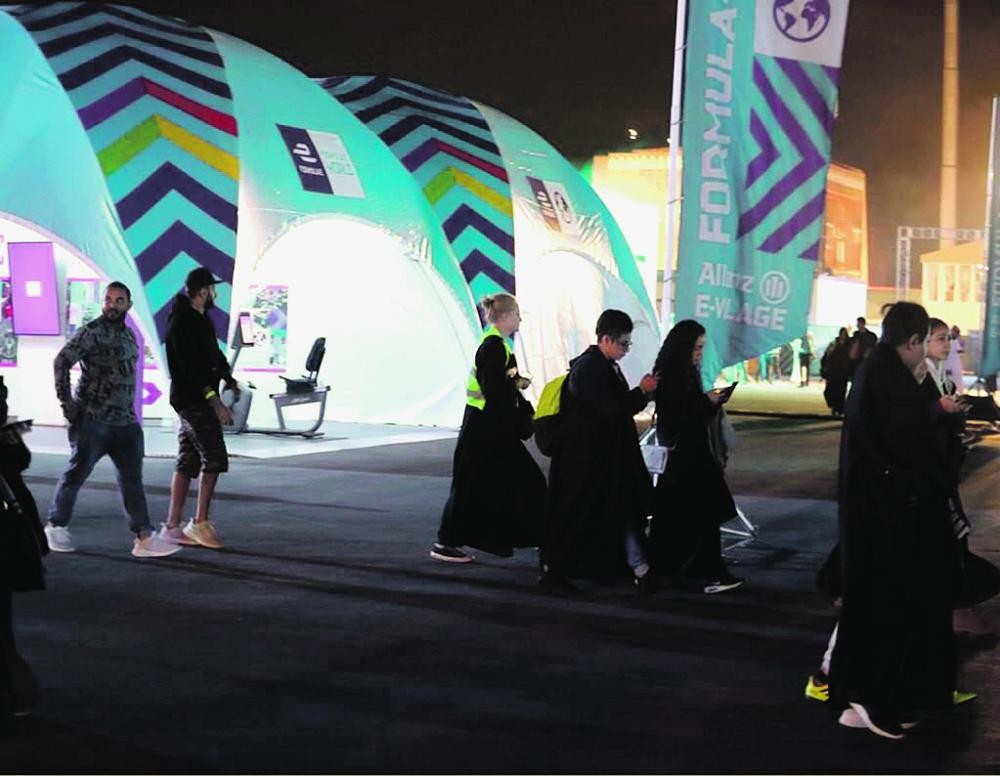 سباق «السعودية للفورميلا إي - الدرعية» يبدأ الركض