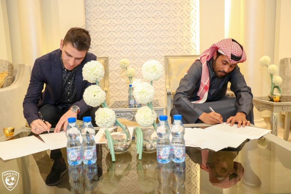 «الهلال» يتعاقد مع الإسباني سوريانو