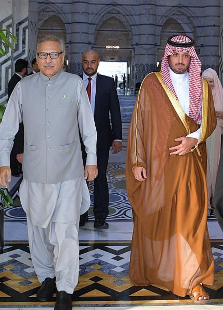 الرئيس الباكستاني يغادر جدة