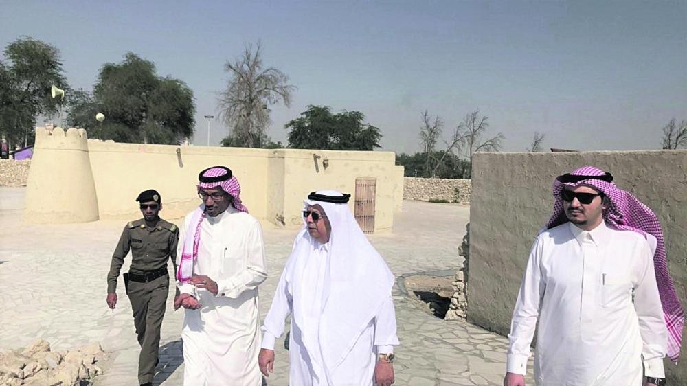 سفير المملكة بالأمم المتحدة يتفقد معالم الأحساء الأثرية