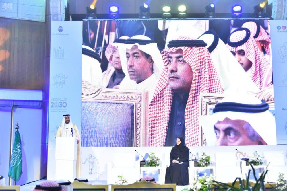 وزير العمل يرعى حفل افتتاح «منتدى الأسرة»