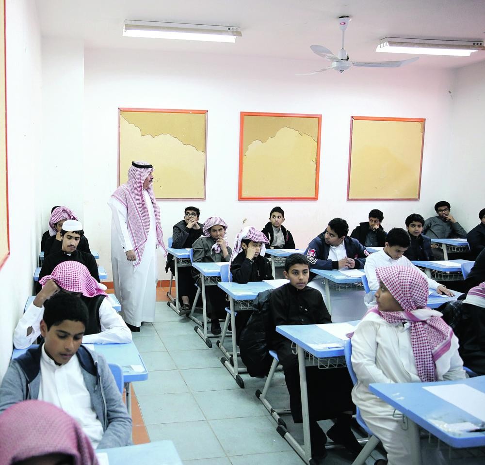 قيادات تعليم الرياض تطمئن على سير الاختبارات