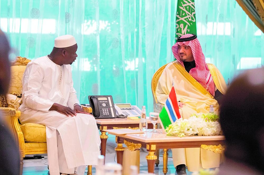 وزير الداخلية يبحث التعاون مع نظيره الغامبي