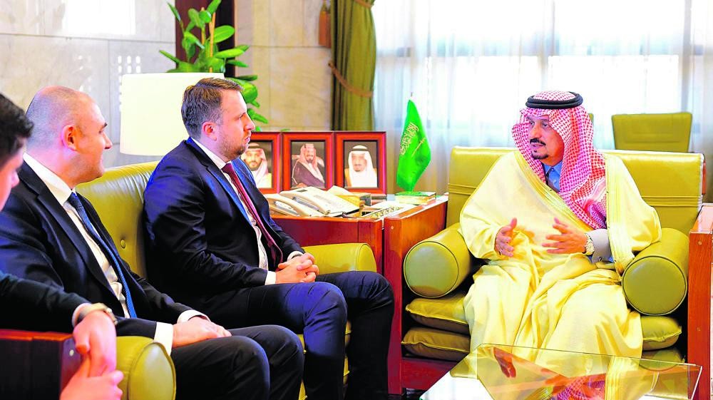 أمير الرياض يستقبل عمدة سراييفو