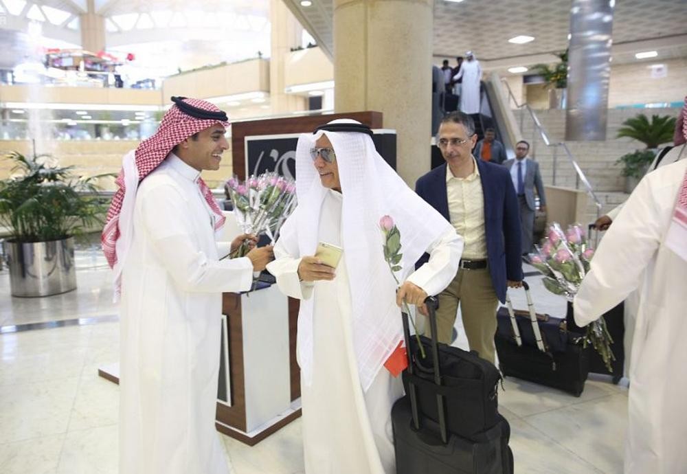 بالصور.. مطارات المملكة تحتفل باليوم الوطني للبحرين