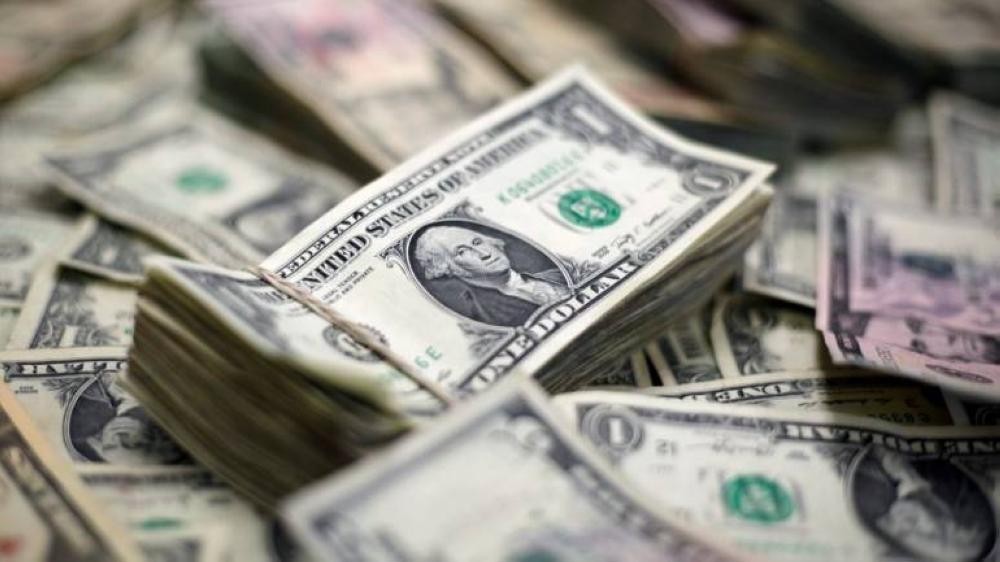 الدولار يتجه لأكبر هبوط في 10 أشهر