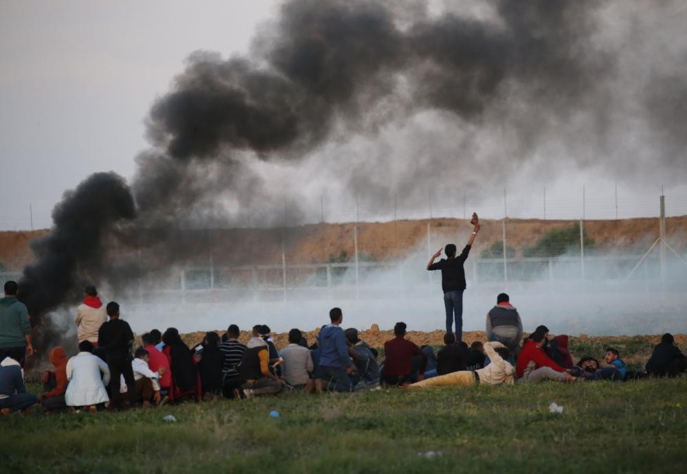 استشهاد فلسطيني وإصابة العشرات في غزة