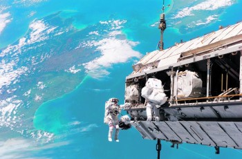 3 رواد يعودون إلى الأرض بعد 190 يوما بالفضاء