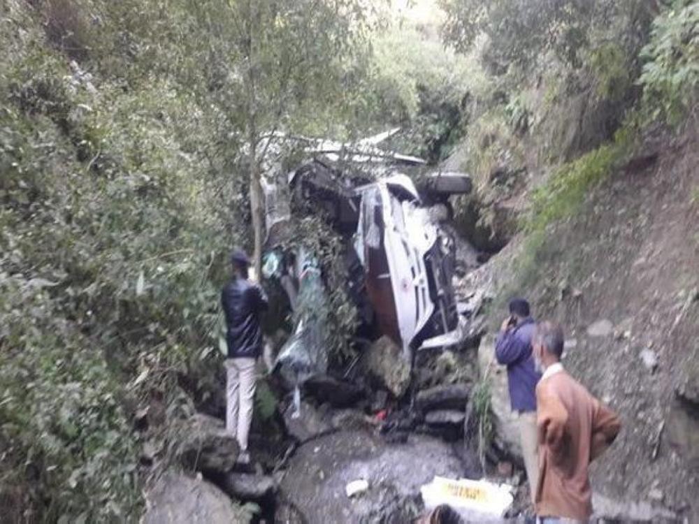 23 شخصاً ضحايا حادث سقوط حافلة في نيبال