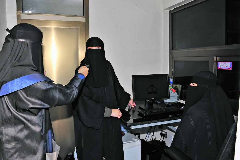 «عسكريات» يثبتن قدرة المرأة على التحدي