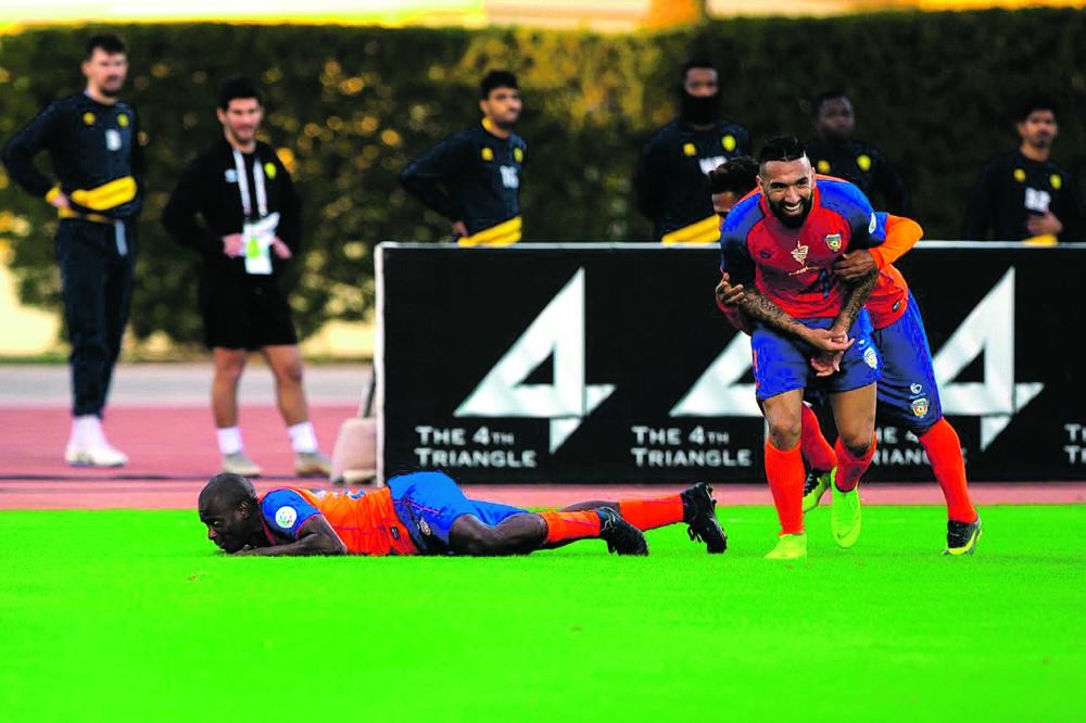 «البرتقالي» يجمد أُحد في القاع