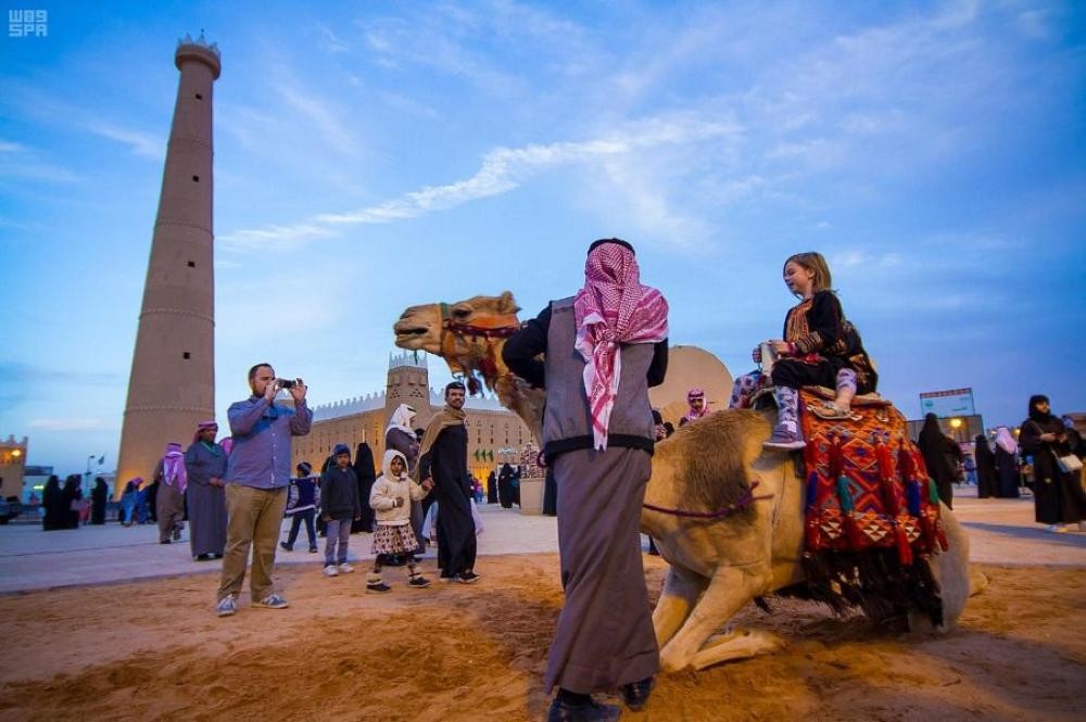22 متطوعاً لصيانة مرافق الجنادرية