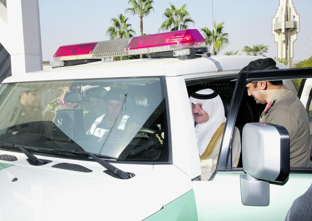 أمير الشرقية يدعو قائدي المركبات للالتزام بالأنظمة المرورية