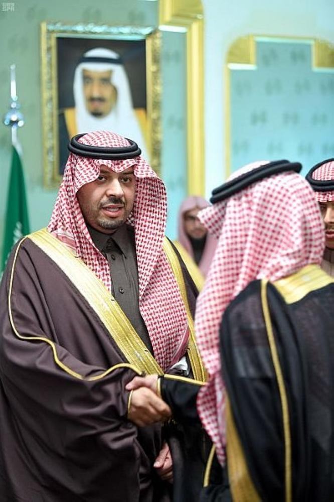 أمير الحدود الشمالية يستقبل المواطنين