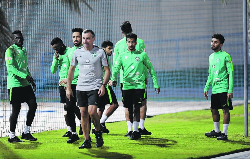 القفز والسرعات تجهز الأخضر في دبي