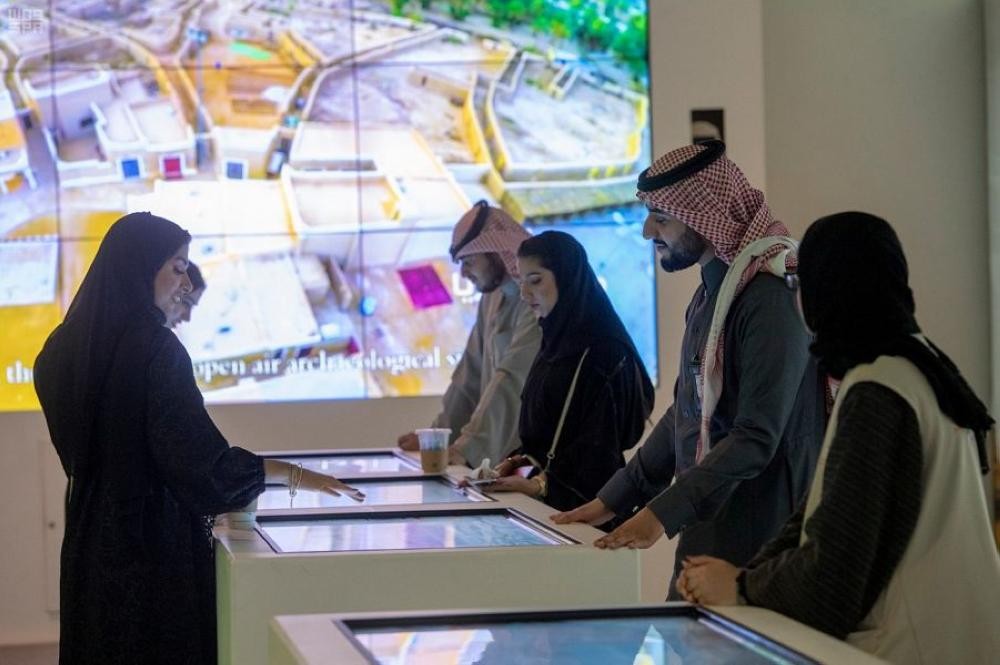 التعريف ببرنامج «العناية بالتراث» لزوار الجنادرية