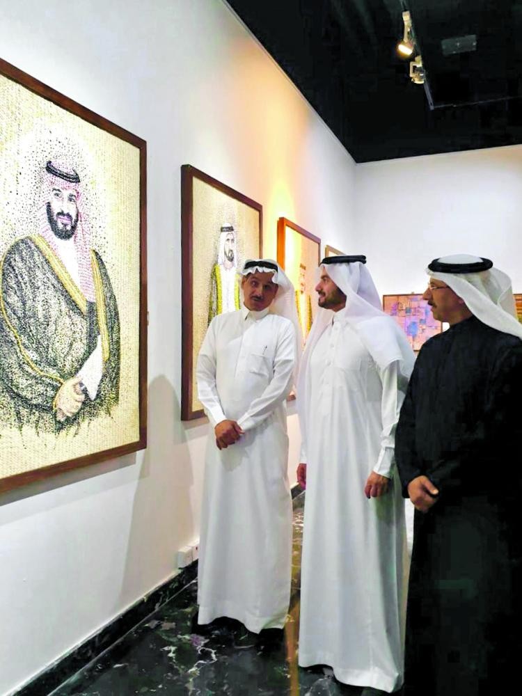 دبي تحتضن معرض «ذاكرة الفل» للتشكيلي عبدالوهاب عطيف