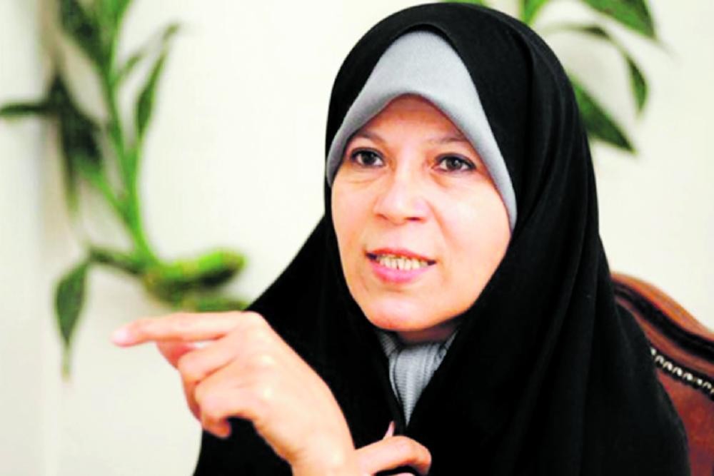 ابنة رفسنجاني: النظام الإيراني ينهار من الداخل