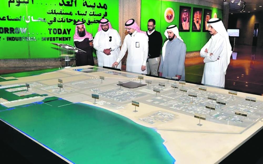 «شؤون الحرمين» تطلع على تجربة الهيئة الملكية
