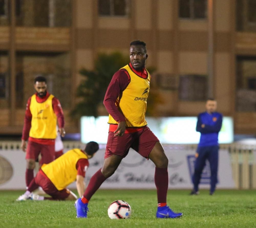 القادسية يعيد الغاني فتاو من الكويت