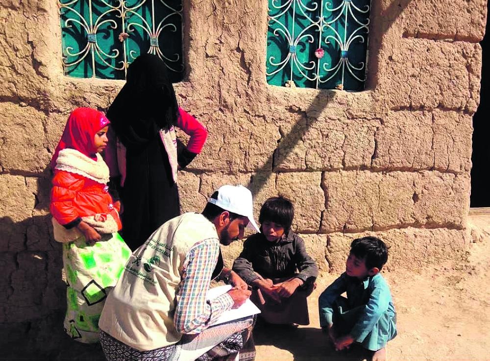 يجري مسحا لأسر الأيتام المتضررة في اليمن