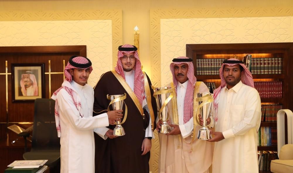 نائب أمير الشرقية يهنئ المالك والفائز ببطولة الخيل