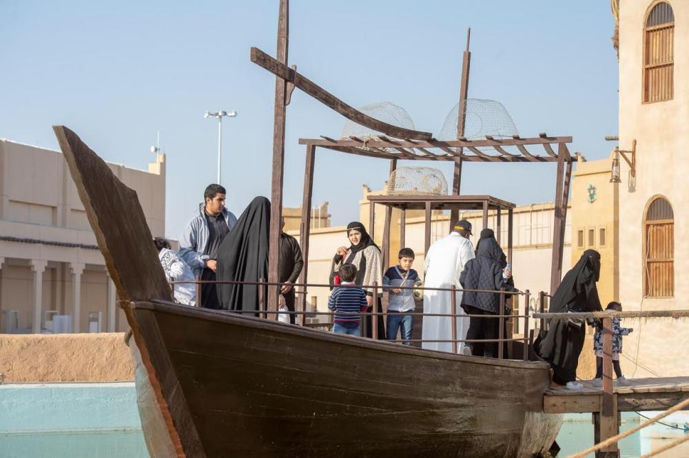 عملية «زبيل» البحرية تبهر زوار «بيت الخير» بالجنادرية 