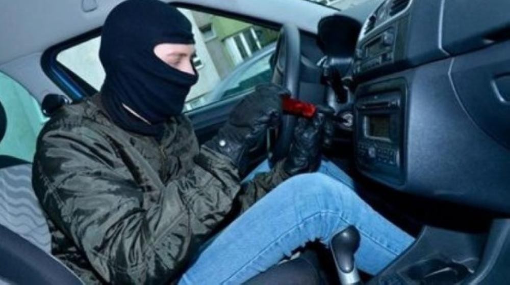 أغرب اتصال تتلقاه الشرطة من لص سيارات!
