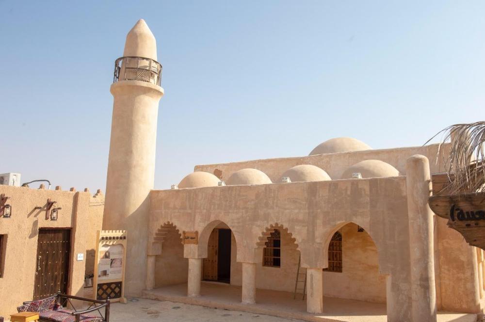 مسجد القبة الأثري يجذب زوار بيت الخير بالجنادرية