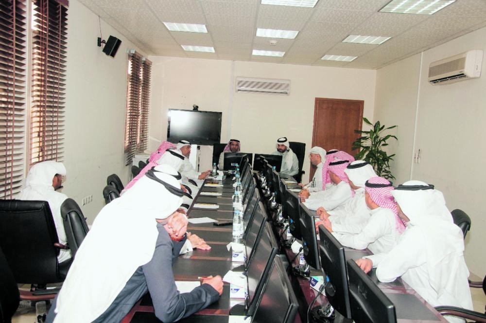 مدير البيئة يشدد على سرعة إنجاز المعاملات