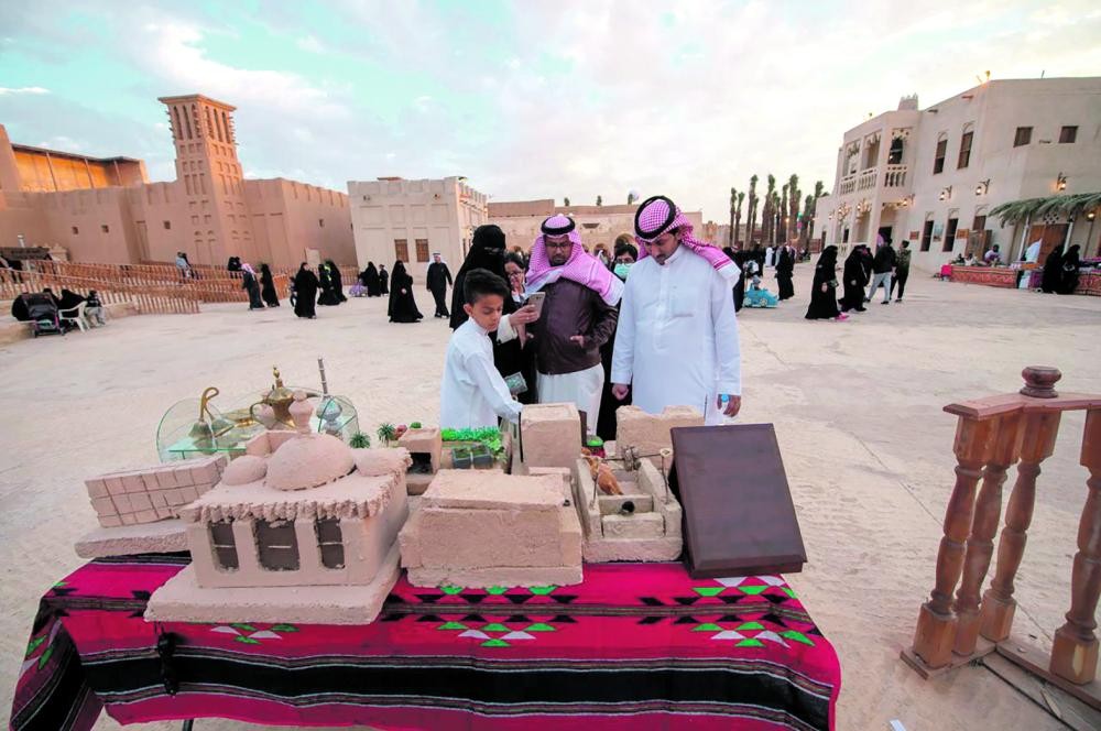 «دانيال» أصغر حرفي في بيت الخير
