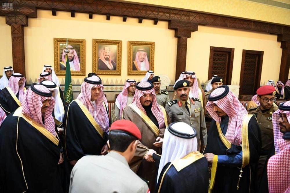 أمير عسير: قلوبنا ومكاتبنا مفتوحة لجميع الأهالي