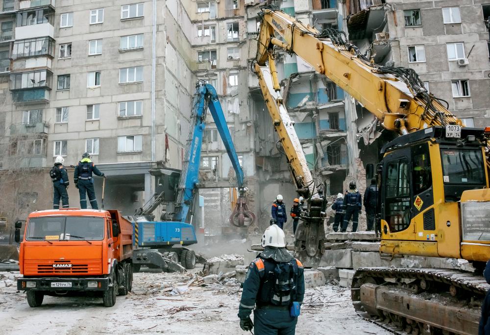 دفن 6 من ضحايا المبنى السكني في روسيا
