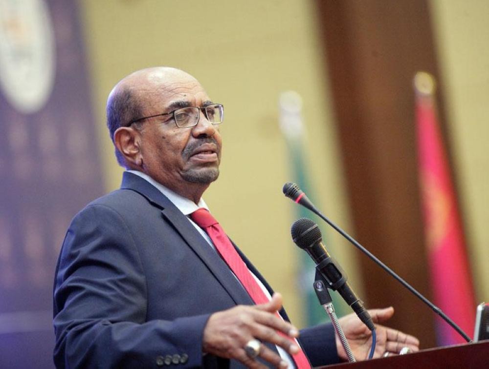 الرئيس السوداني يجري تعديلات حكومية