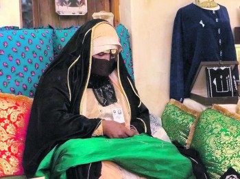 سارة تبدع في التطريز بالأسلاك ببيت الشرقية