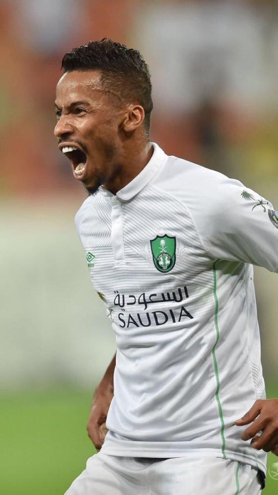 فيتوريا يوقع عقدا مبدئيا والبداية أمام الانصار