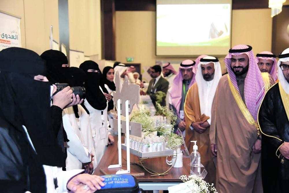 ندوة علمية بالأحساء تحذر من تناول المضادات الحيوية