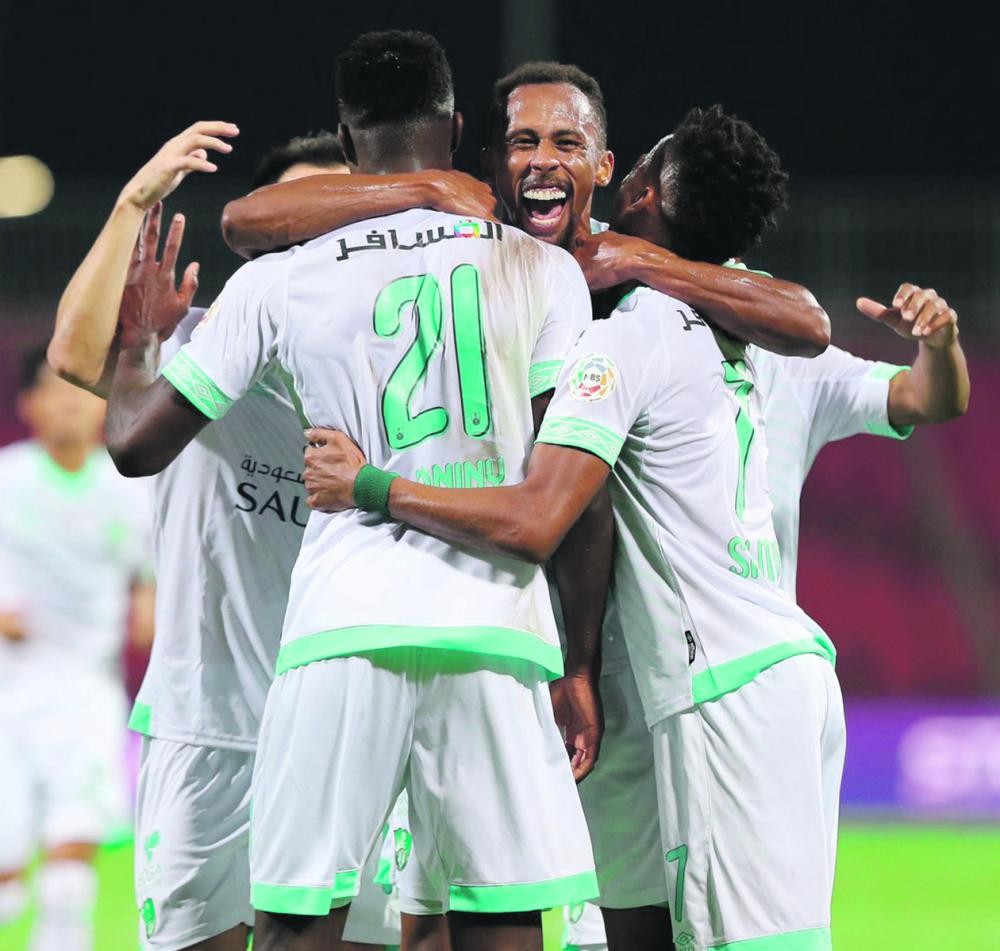 الرائد يفرض التعادل على الهلال.. والأهلي يكتسح أحد
