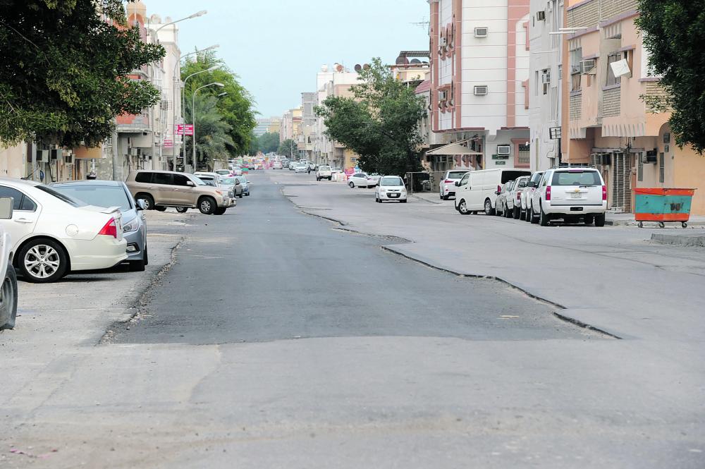 مشروع للكهرباء يعطل سفلتة شارع بالثقبة
