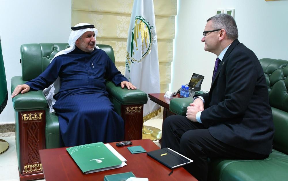 الربيعة يبحث الشؤون الإغاثية مع سفير بولندا 