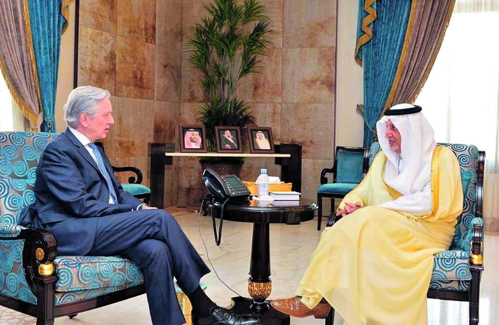 أمير مكة يلتقي سفير فرنسا