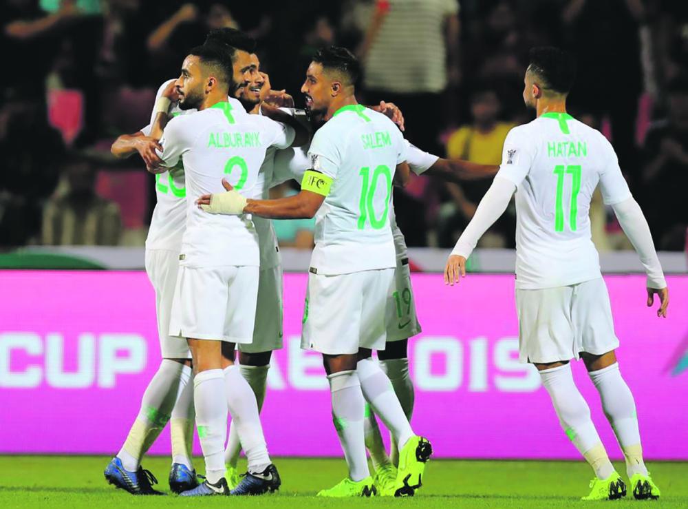 الإمارات و«شرق آسيا».. يحفزان السعودية لاستعادة الذهب
