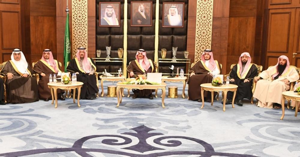 أمير الشرقية يكرّم الفائزين بجائزة السائق المثالي
