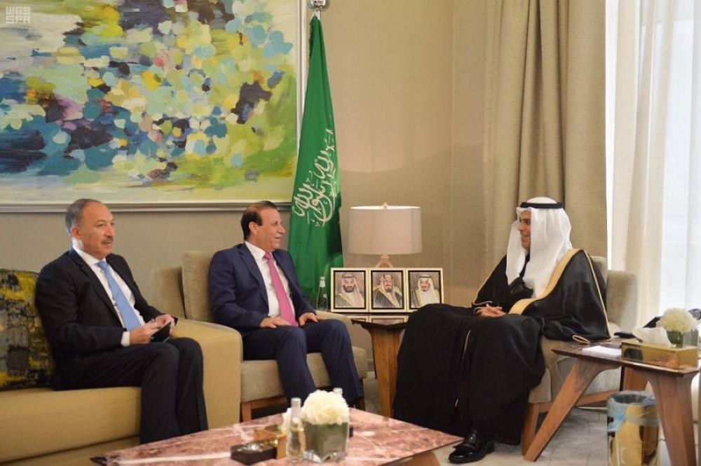 وزير النقل يبحث التعاون المشترك مع سفير العراق