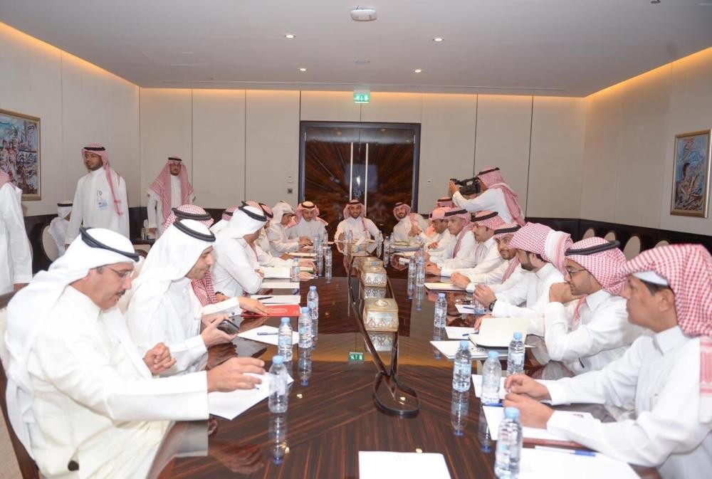 رئيس هيئة الرياضة يلتقى برؤساء أندية دوري المحترفين